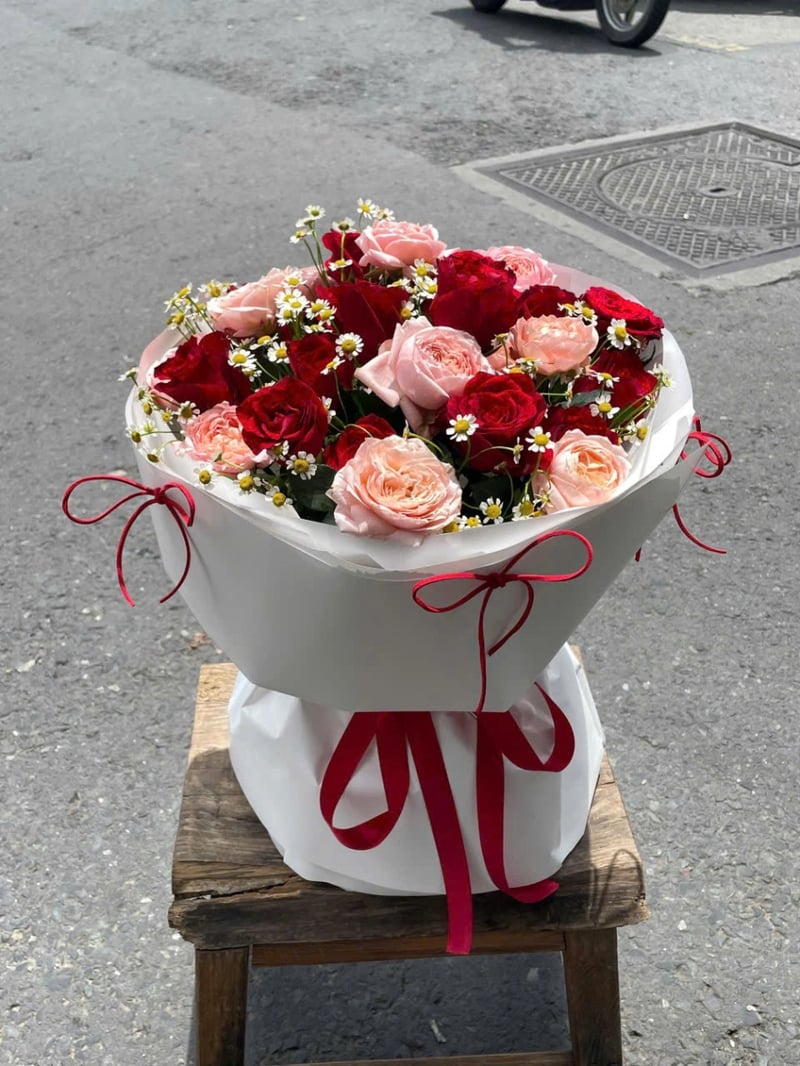 Bó Hoa Form Tròn Julibee mix Ecu Đỏ 3
